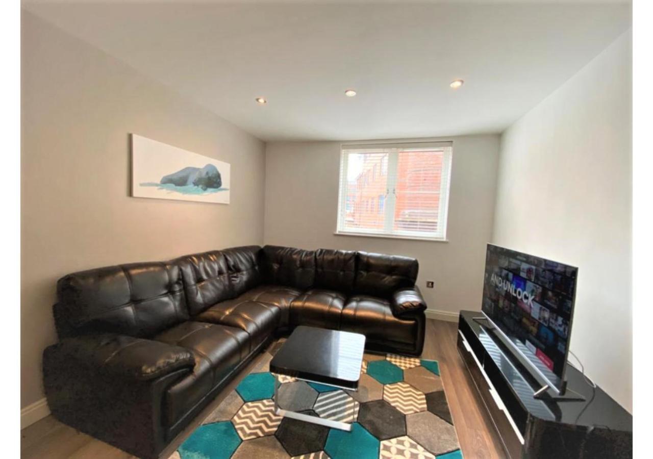 24-7 Secured City Centre Apartments With Free Underground Parking And Wifi Birmingam Exterior foto