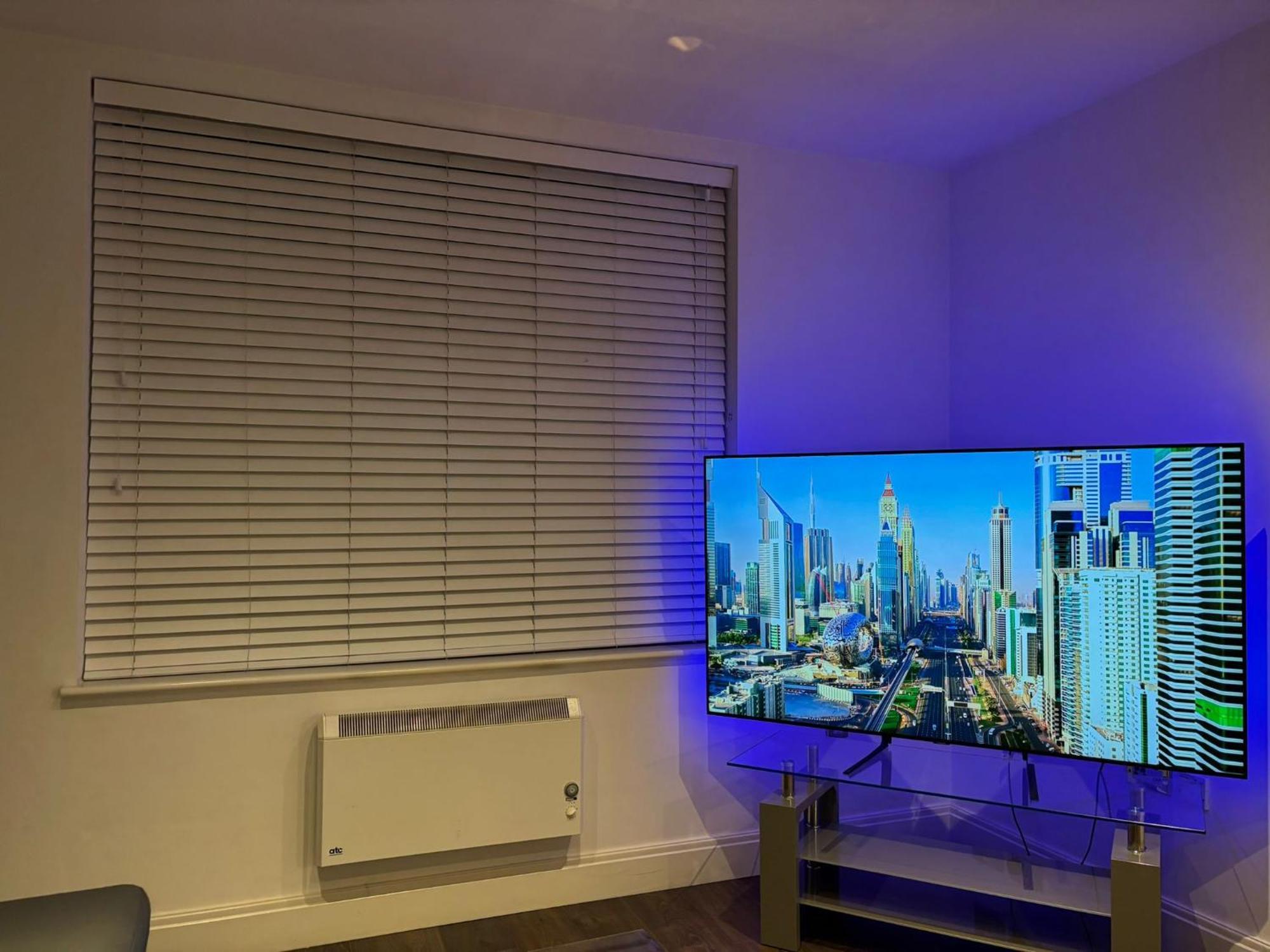 24-7 Secured City Centre Apartments With Free Underground Parking And Wifi Birmingam Exterior foto