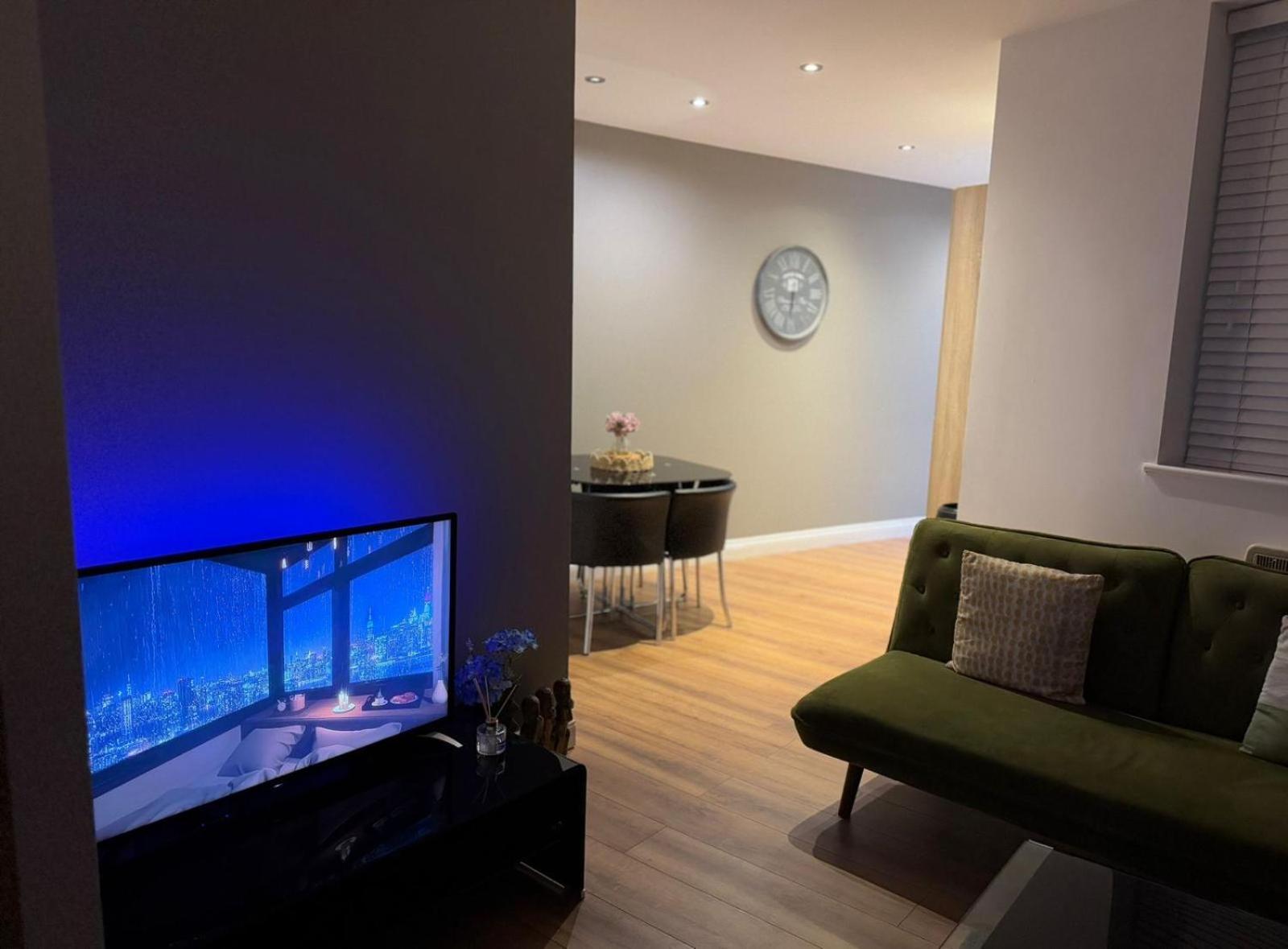 24-7 Secured City Centre Apartments With Free Underground Parking And Wifi Birmingam Exterior foto