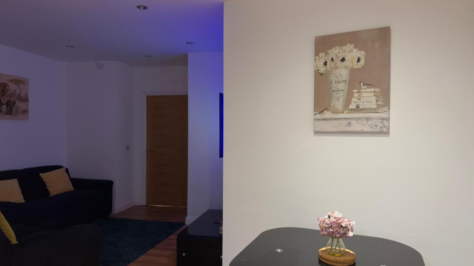 24-7 Secured City Centre Apartments With Free Underground Parking And Wifi Birmingam Exterior foto